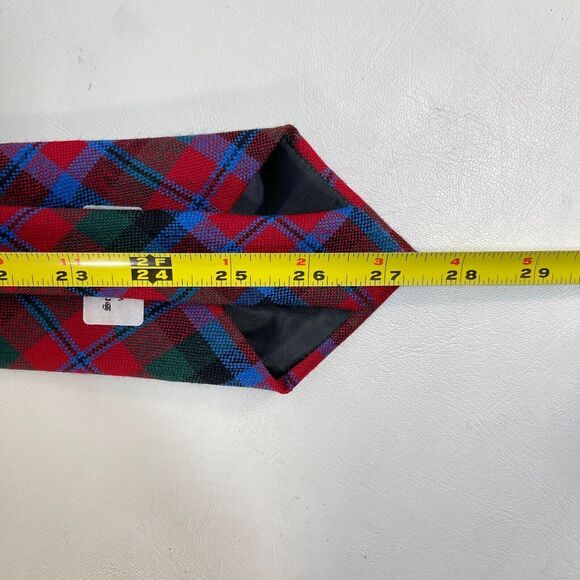 Ingles Buchan Tie 100% Wool Plaid Made Scotland 55" x 3.5" Red Blue Green Black - Picture 5 of 6